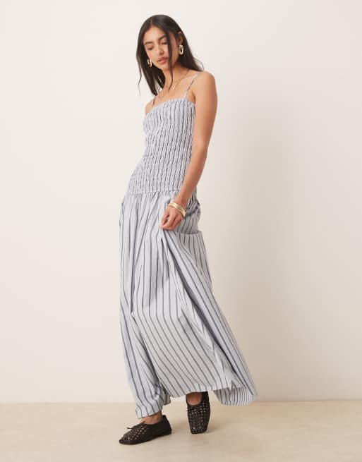 Glamorous - Vestito lungo arricciato bianco a righe color antracite con vita scesa