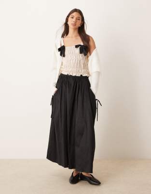 volume taffeta midi skirt in black