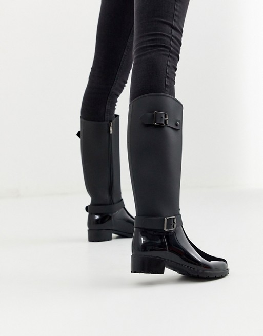 Glamorous wellies with buckle detail