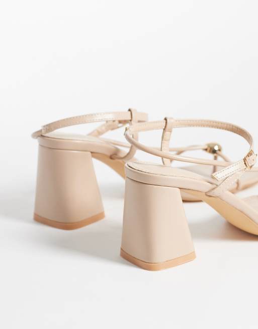 Glamorous Wide Fit – Beige sandaler med blockklack, metalldetalj och bred passform, 3 av 4