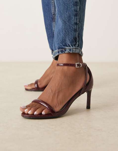 Glamorous Wide Fit – Bordowe minimalistyczne sandały na obcasie ze wzorem skóry krokodyla - view 1