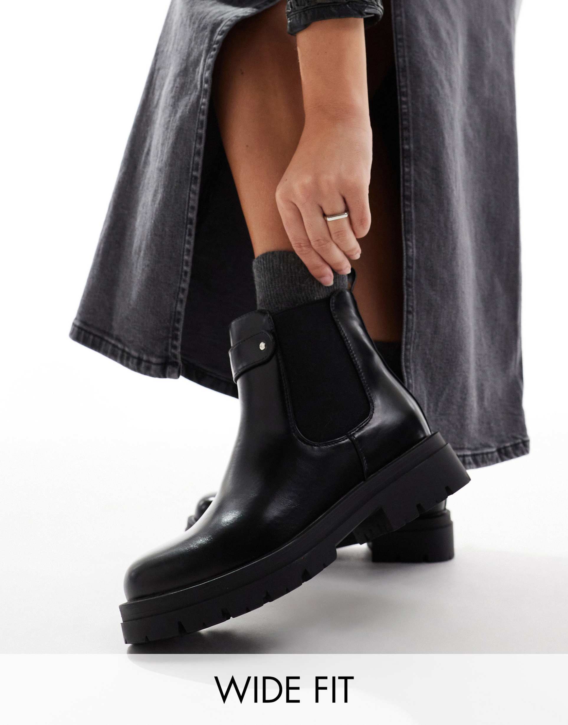 glamorous wide fit chunky chelsea boots in black