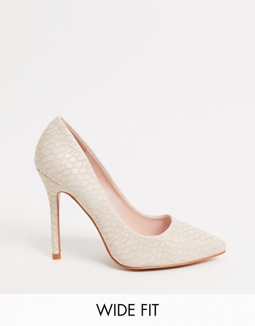 Glamorous Wide Fit court shoes in off white croc