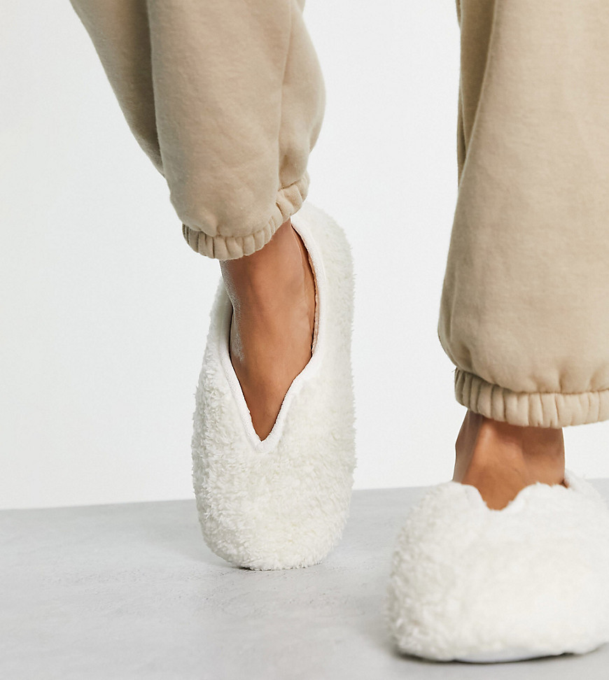 Glamorous Wide Fit cream fluffy slippers in cream-White