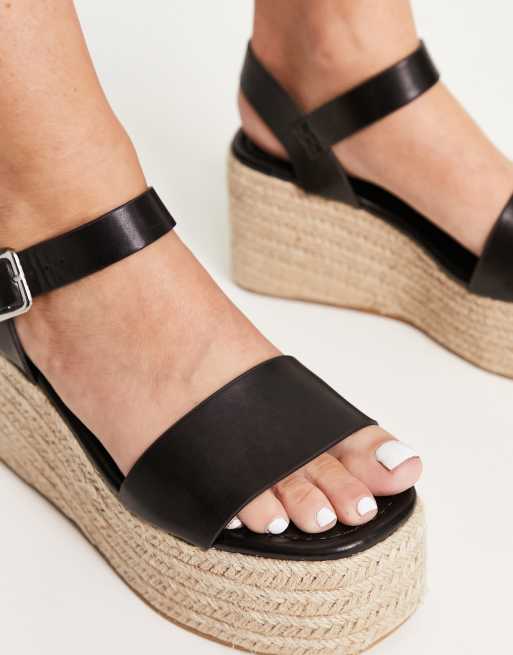 Wide fit store platform wedges