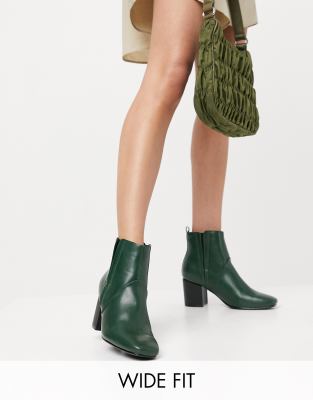 Glamorous Wide Fit heeled chelsea boots in forest green