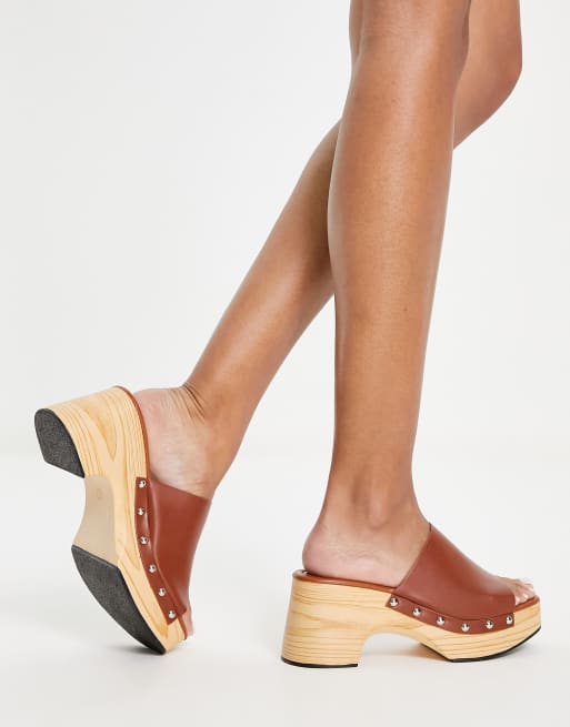 Glamorous Wide Fit - Klompsandalen met halfhoge hak in bruin, 2 van 4