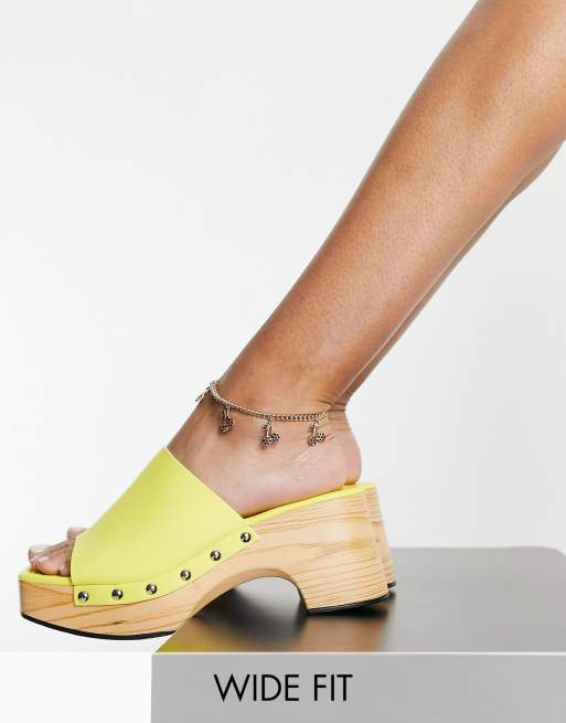 Glamorous Wide Fit - Klompsandalen met halfhoge hak in limoengroen