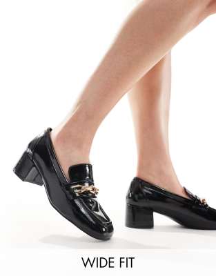 Glamorous - Wide Fit - Loafer in schwarzer Lackoptik mit Absätzen, weite Passform