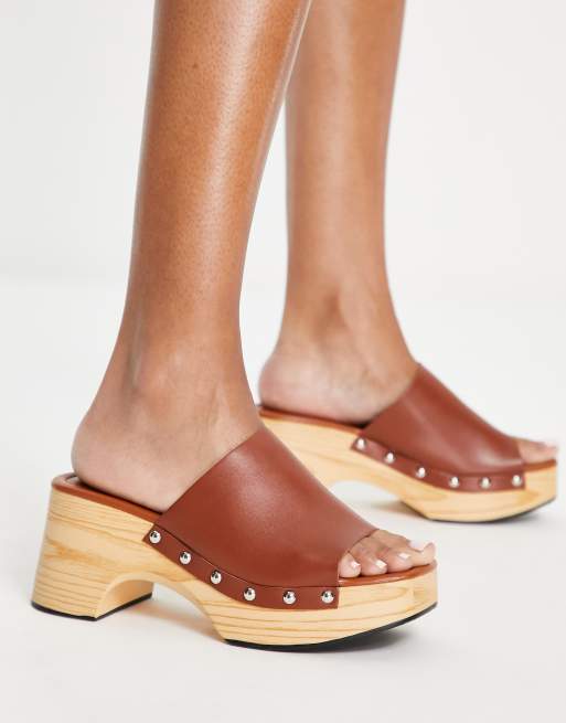 Glamorous Wide Fit mid clog mule sandals in tan, 3 of 4