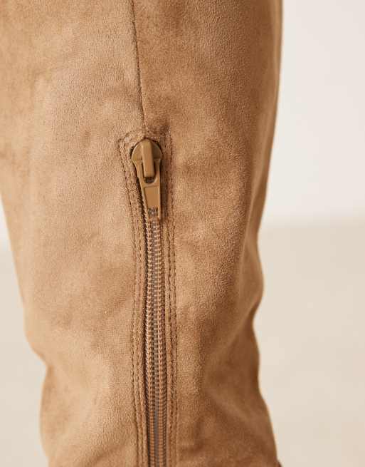 Glamorous Wide Fit pointed toe heeled knee boots in tan faux suede, 4 of 4