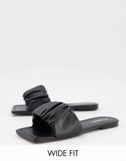 slides wide fit