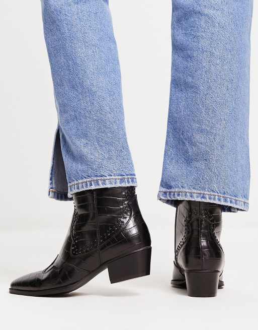 Glamorous Wide Fit - Sorte western-ankelstøvler i imiteret krokodilleskind, 2 af 4