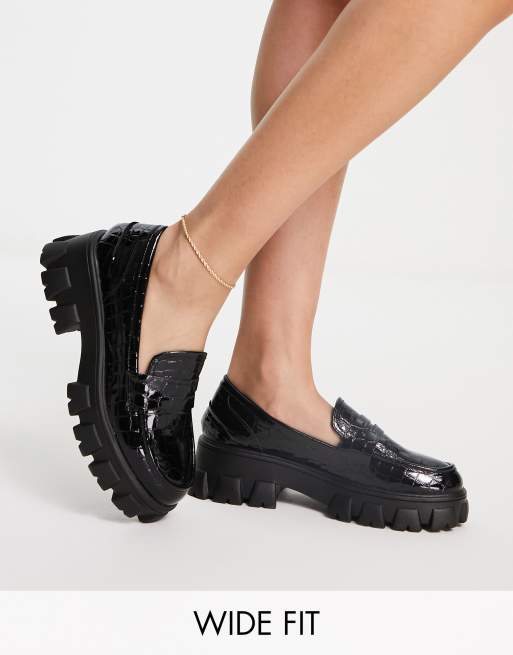 Glamorous Wide Fit – Svarta, krokodilskinnsmönstrade, grova loafers