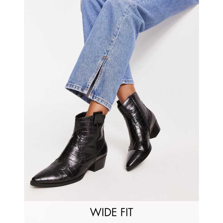 Wide fit 2025 ankle boots