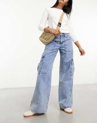 Women's Low Rise Wide Leg Cargo Pants in Stone Wash