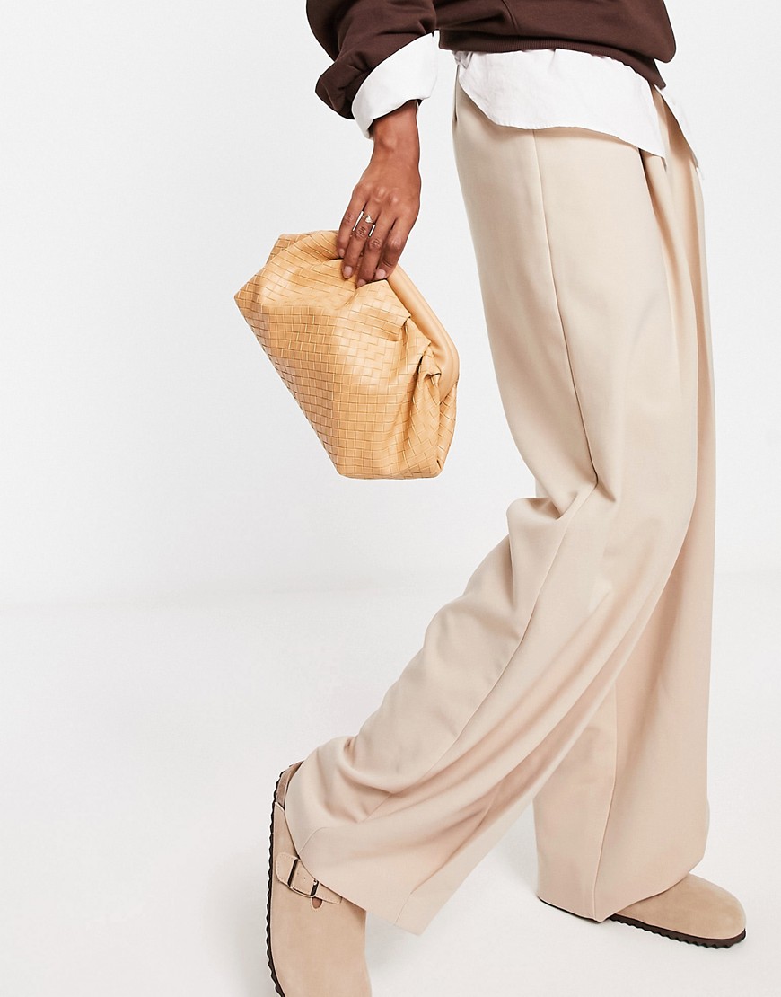 Glamorous woven clutch bag in beige-White