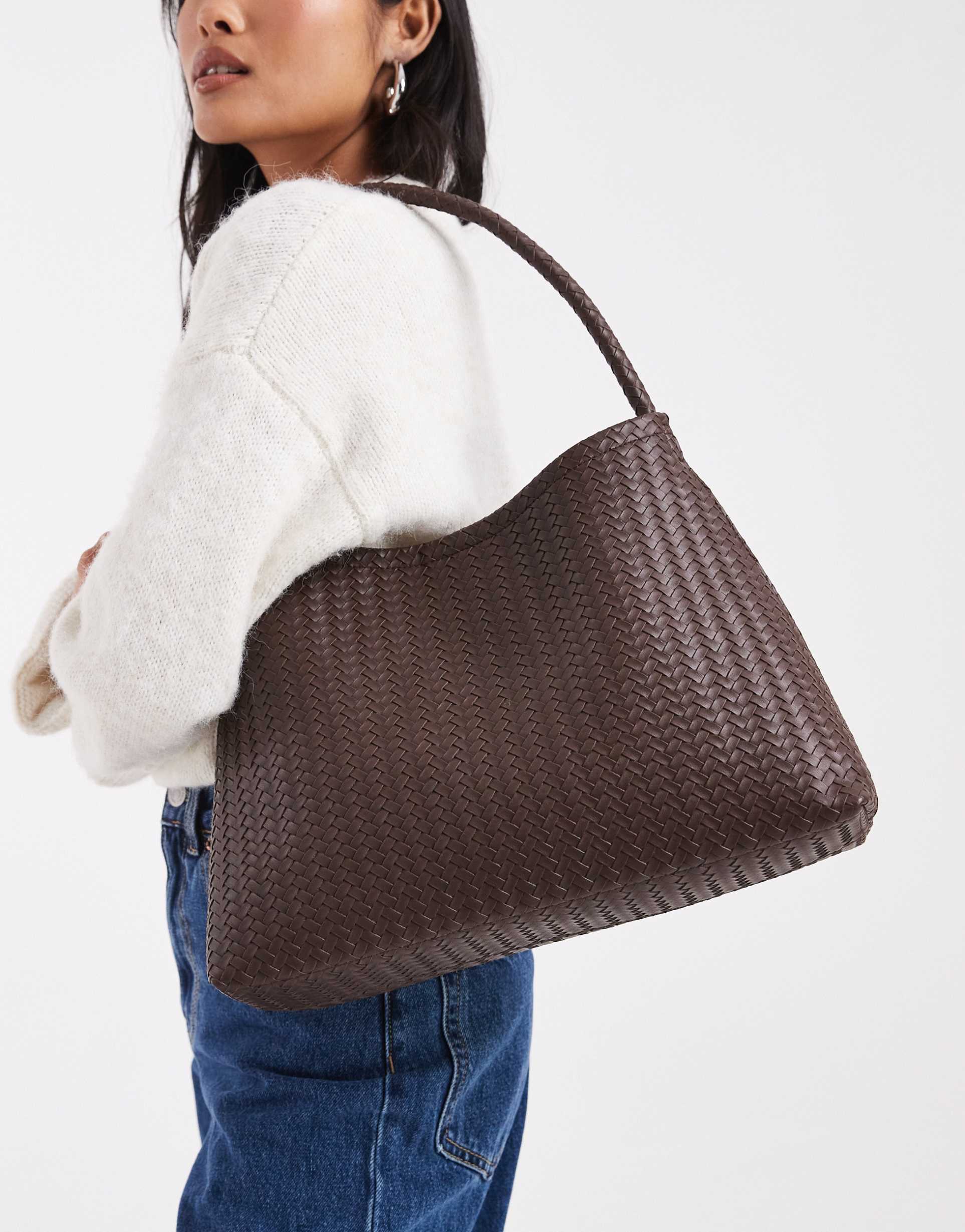 glamorous woven shoulder bag in dark brown