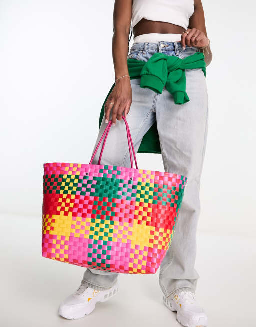 Plastic woven beach tote hot sale