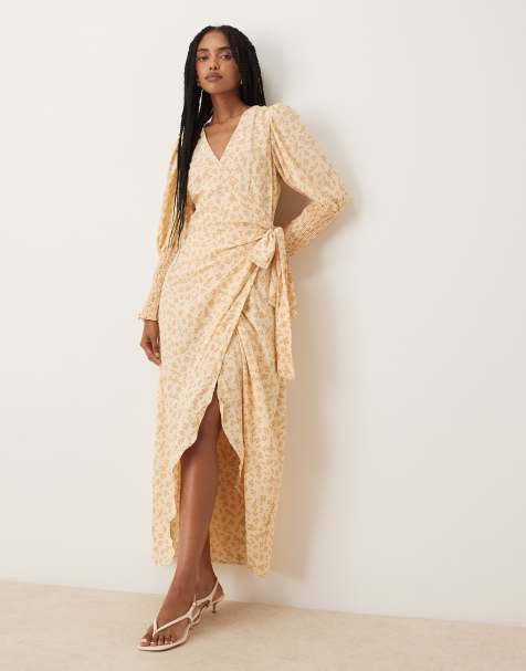 Glamorous Wrap dress in beige mustard ditsy