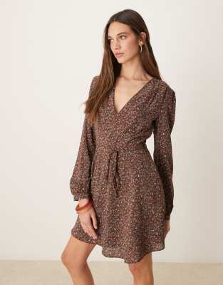 wrap mini dress in 70's brown delicate floral
