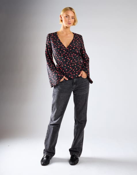 Glamorous Wrap top in black red roses - view 1