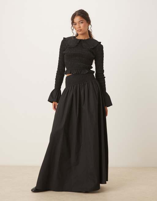 Glamoureuze - Maxirok met verlaagde gesmokte taille in zwart, deel van co-ord set