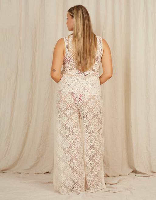 Going Somewhere Floral crochet trousers in cream, 2 of 4