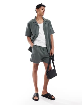 Freizeitshorts in Khaki-Grün Grün S