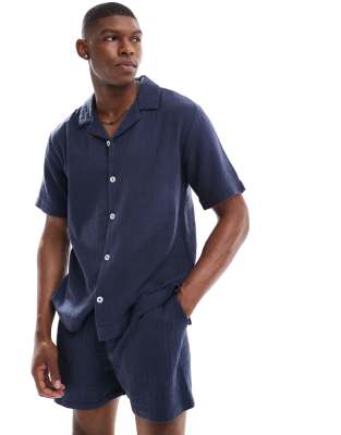 pocketed camp collar beach shirt in navy