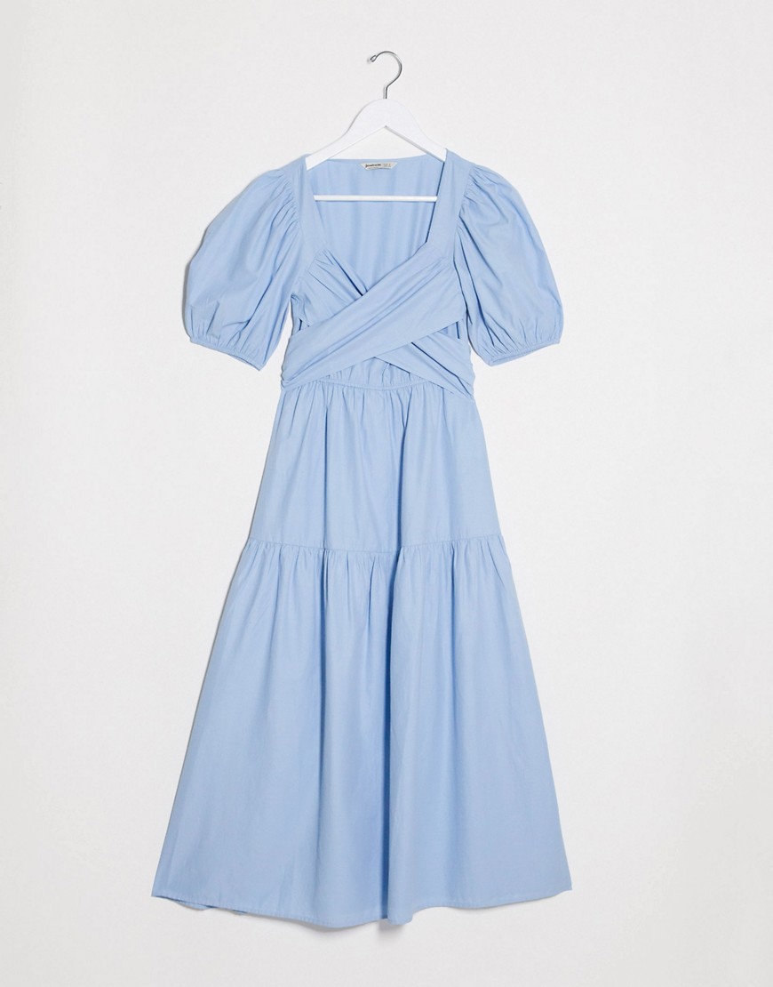 фото Голубое поплиновое платье миди с поясом stradivarius-синий