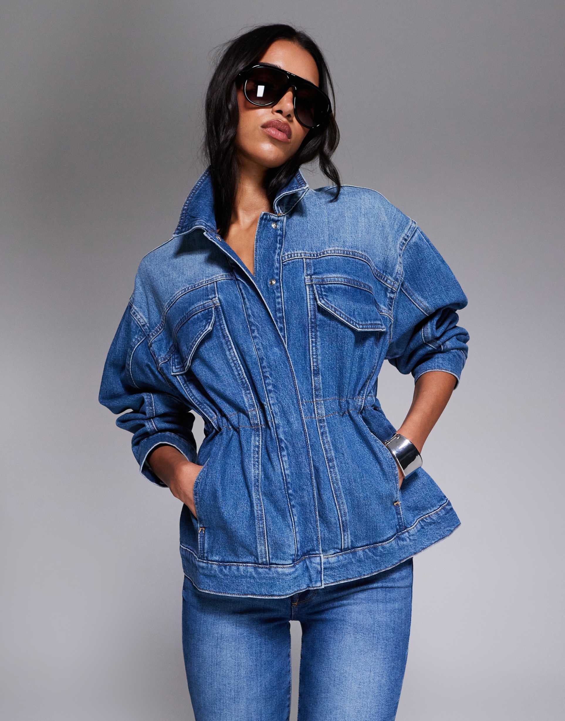 good american barrel sleeve denim jacket in mid wash blue