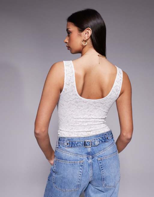 Good American – Body aus elastischer Spitze in Weiß mit Tanktop-Design und U-Ausschnitt, 2 von 4