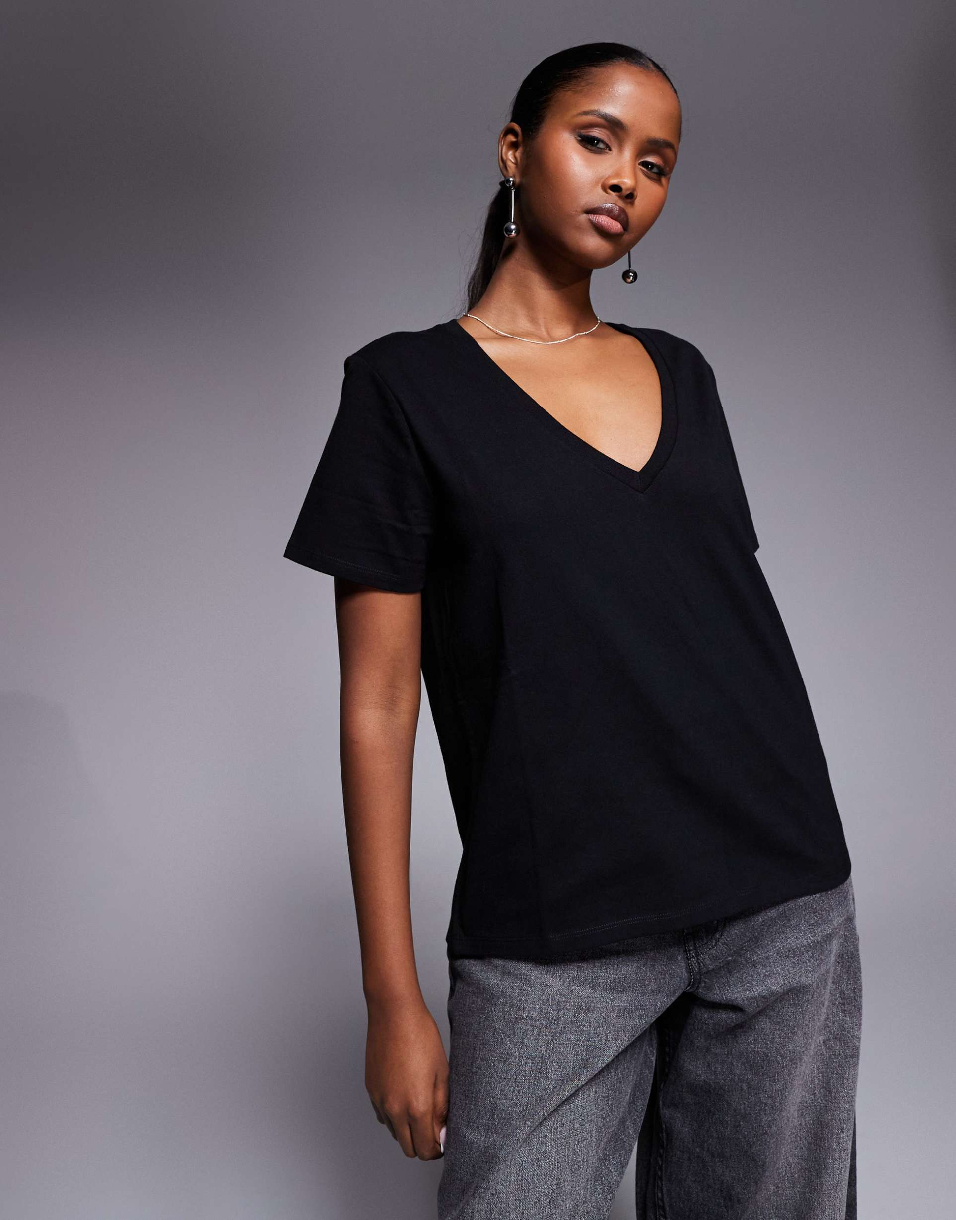 good american classic v-neck t-shirt in black