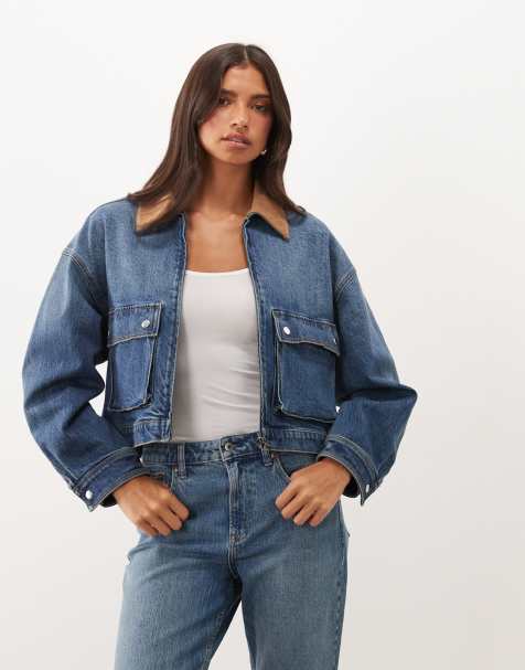 Good American contrast collar detail cropped denim jacket in mid blue wash - view 1