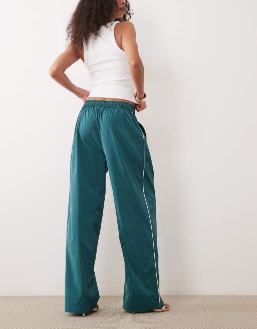 Good American contrast piping detail wide leg drawstring trousers in teal, 3 of 5