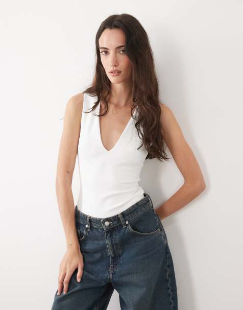 Good American cotton sculpting deep v sleeveless bodysuit in white