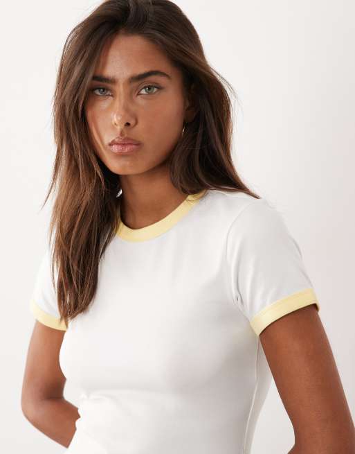 Good American cotton super stretch contrast detail baby ringer tee in white, 3 of 4