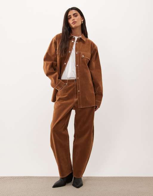 Good American faux suede oversized shirt co-ord in cafe clay, 3 of 4