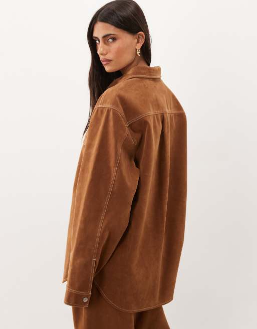 Good American faux suede oversized shirt co-ord in cafe clay, 4 of 4