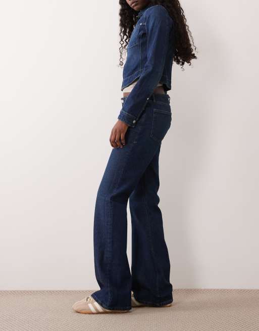 Good American ghost waist low rise bootcut jean in indigo, 2 of 5