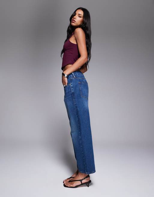 Good American Good 90s cropped relaxed jeans in dark blue, 2 of 5