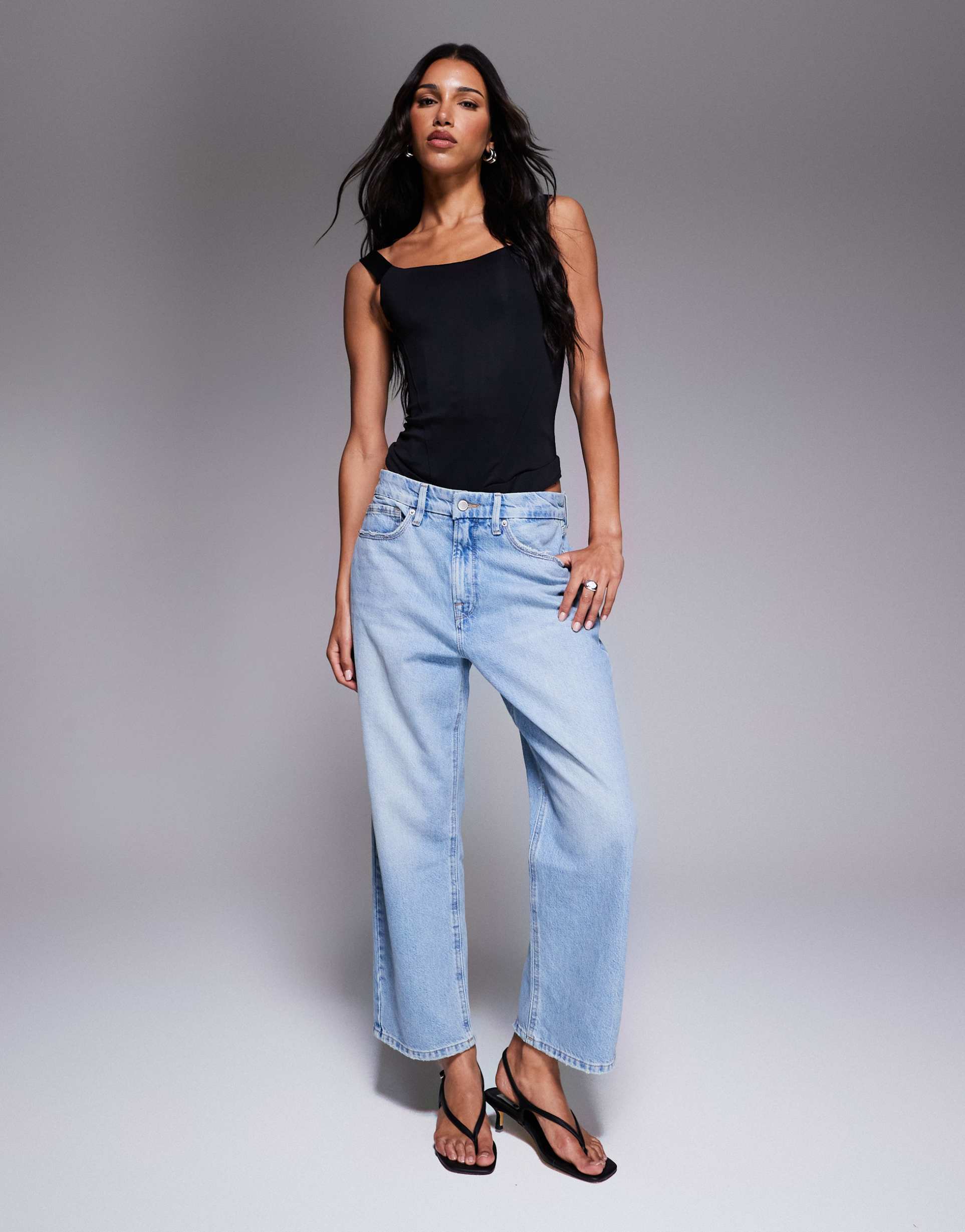 good american good 90s cropped relaxed jeans in light blue