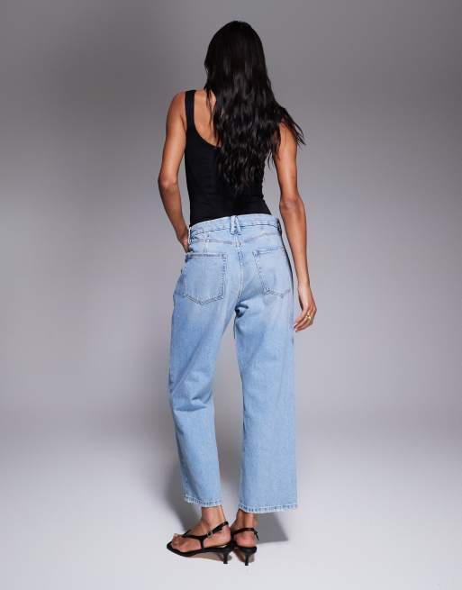 Good American good 90s cropped relaxed jeans in light blue, 3 of 5