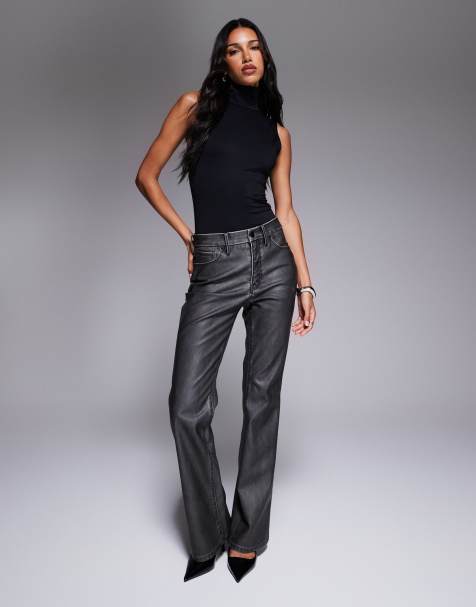 Good American – Good Classic – Bootcut-Hose aus Kunstleder in Schwarz - view 1