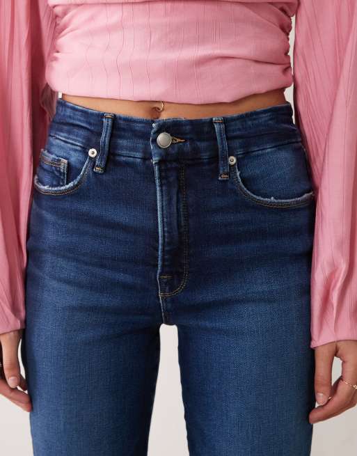 Good American - Good Classic - Bootcut jeans van zachte techstof in donkerblauw, 5 van 5
