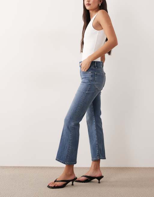 Good American - Good Legs - Cropped jeans med smalt bootcut-snit i lyseblå vask, 3 af 5