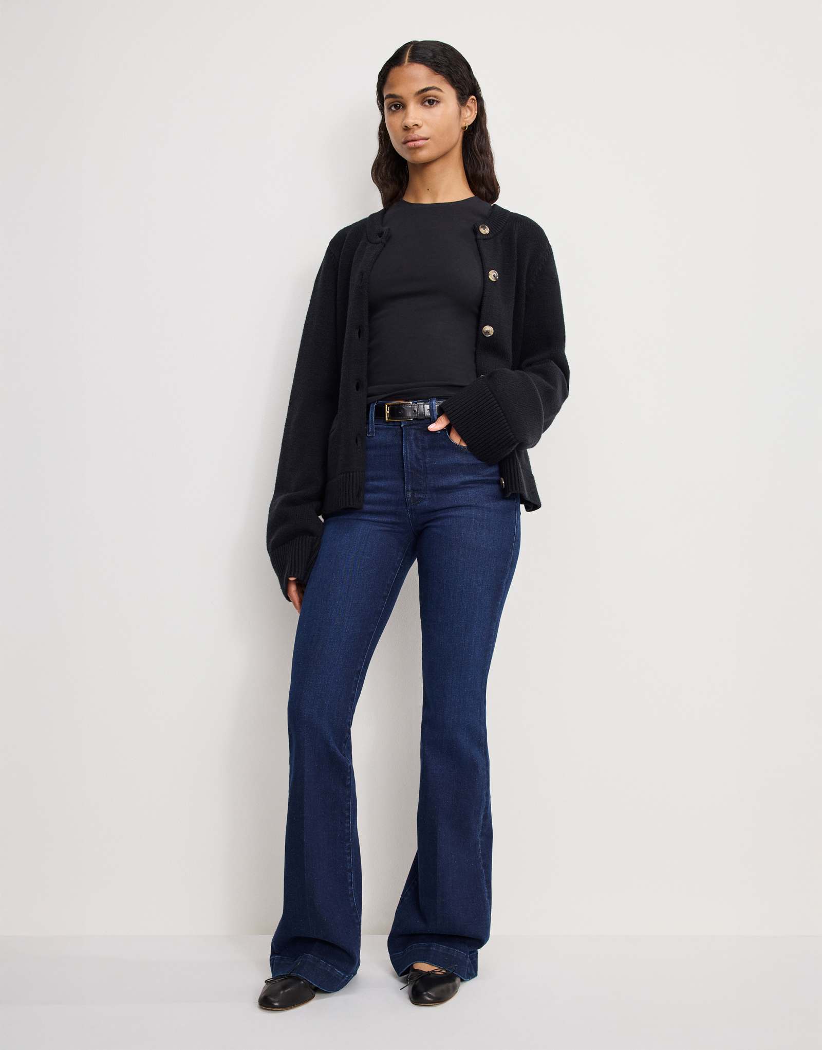 Расклешенные компрессионные джинсы Good American good legs цвета индиго