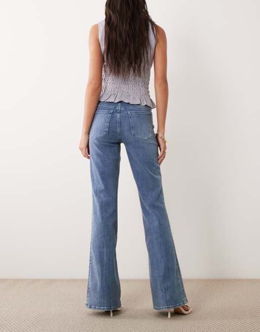 Good American good legs flare jeans in mid blue wash, 2 of 5