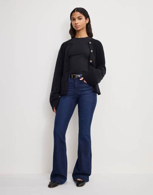 Good American - Good Legs - Flared compressie-jeans in indigo met donkere wassing